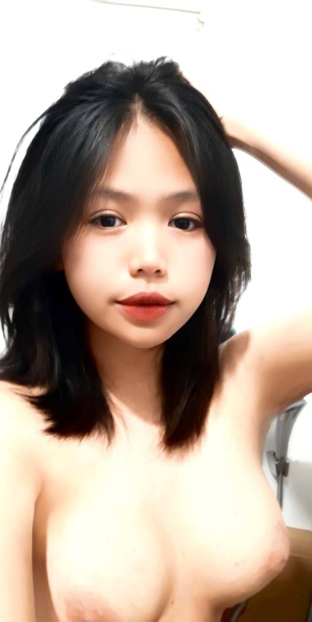 Sau khi bạn gái nổi giận, cô ấy đã huấn luyện người phụ nữ trưởng thành một mình