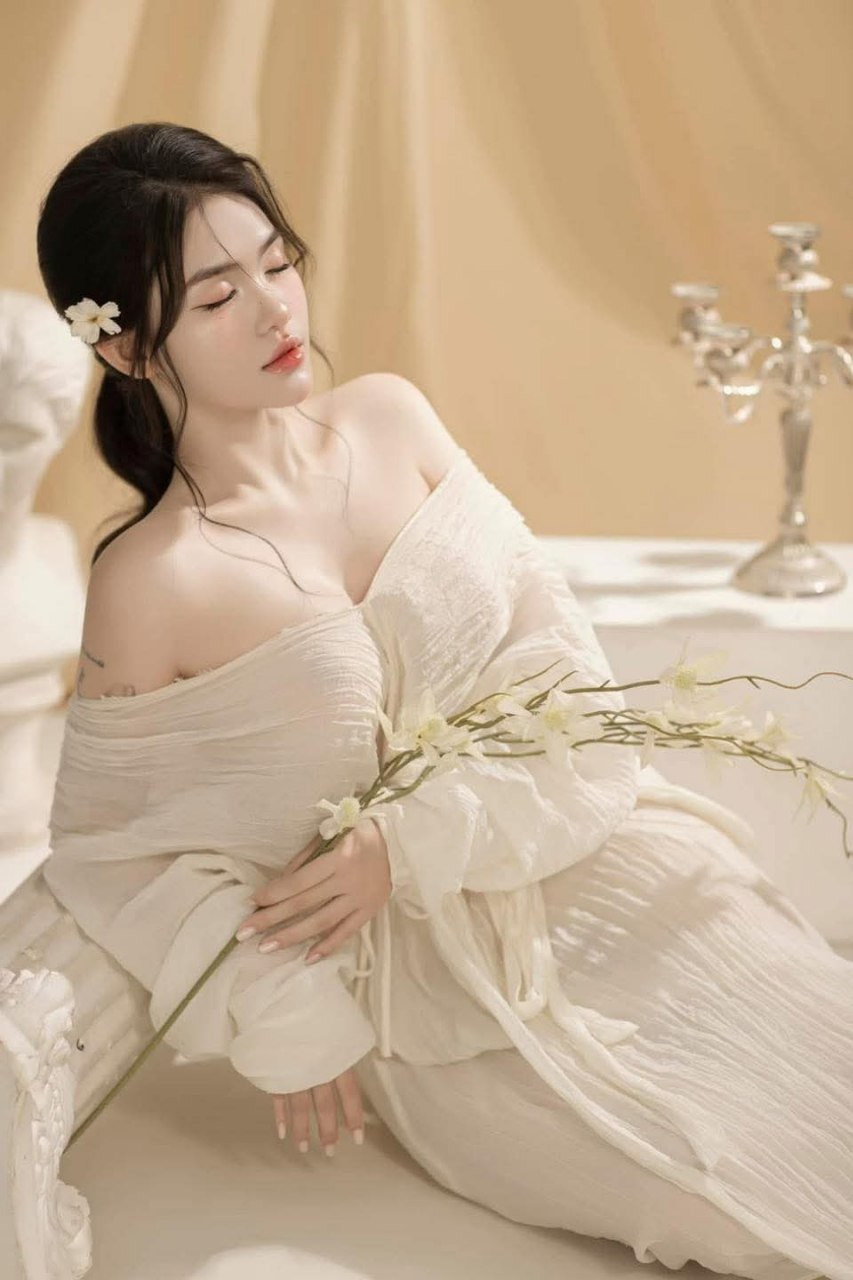 Một cái lồn lạ hơn một tạ cái lồn quen